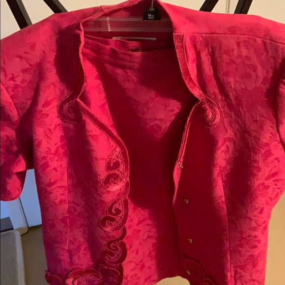 Suits - Picture 2 of 4